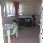 Viki Apartment *