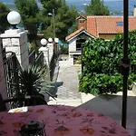 Apartment Viki *