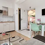 Viki Apartment