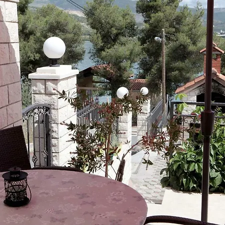 Viki Appartement *