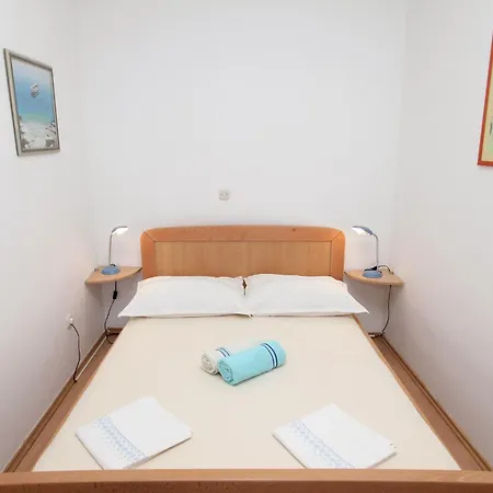 Viki Apartment *